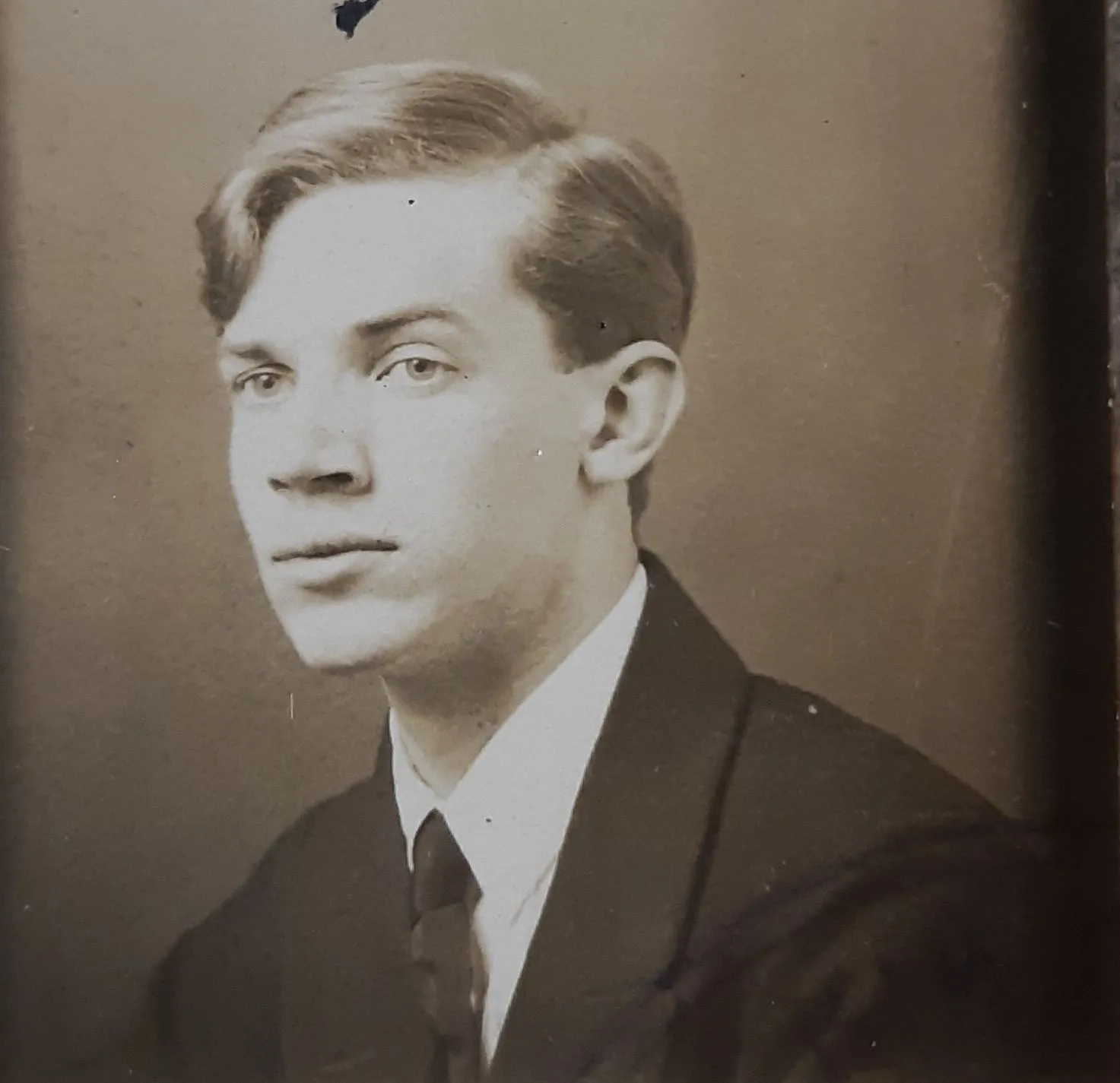 ВЛАДИМИР ИВАНОВИЧ ЛЕСЮЧЕВСКИЙ